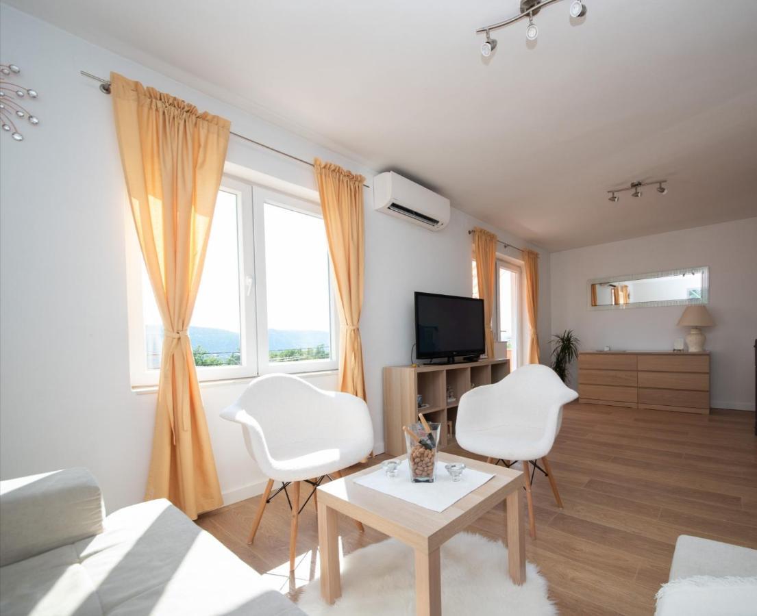Apartman Sous Les Rochers Grižane Екстериор снимка