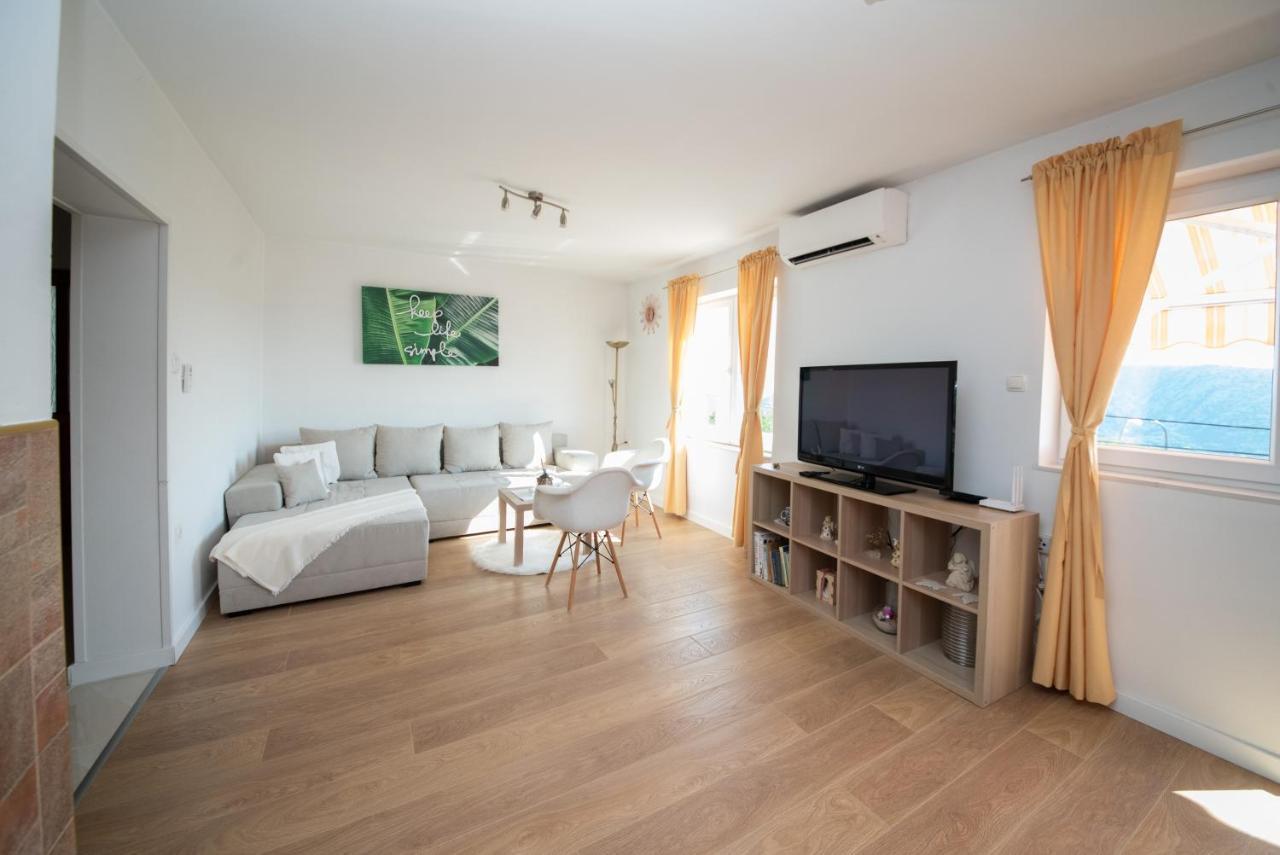 Apartman Sous Les Rochers Grižane Екстериор снимка