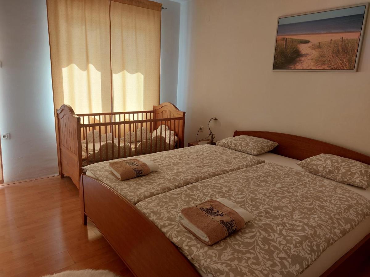 Apartman Sous Les Rochers Grižane Екстериор снимка